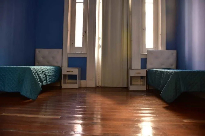 Room 4 of 7