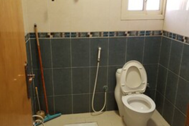 Room 2 of 33