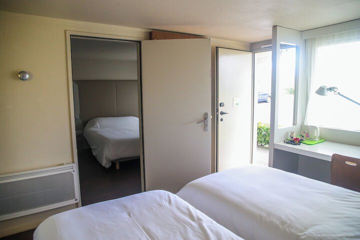 Room 17 of 76