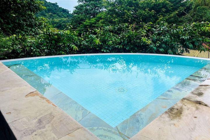 Pool 255 of 374