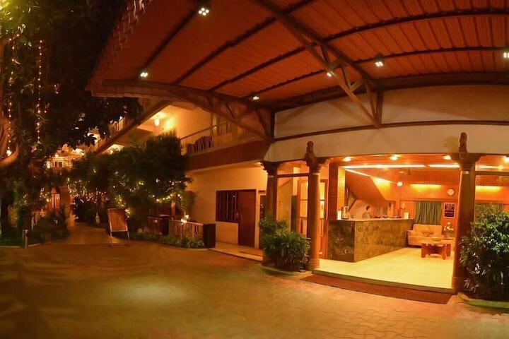 Hotel Entry