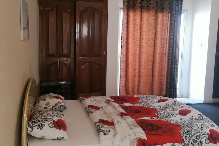 Room 13 of 30