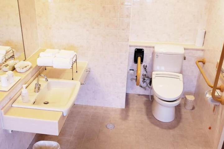 Room 21 of 42
