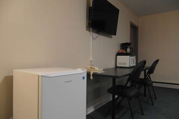 Room 11 of 27