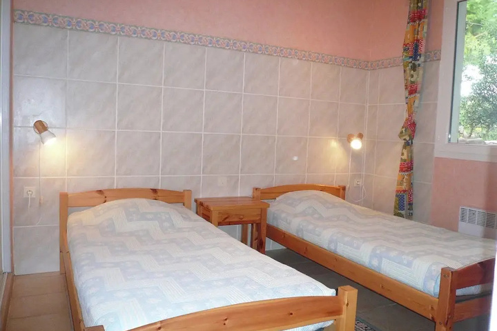 Room 2 of 16