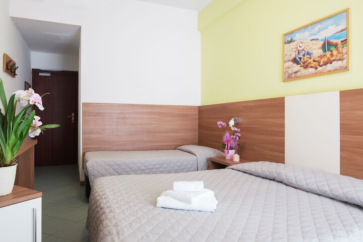 Room 21 of 72