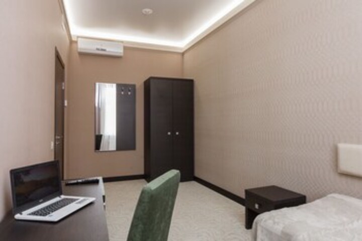 Room 60 of 76