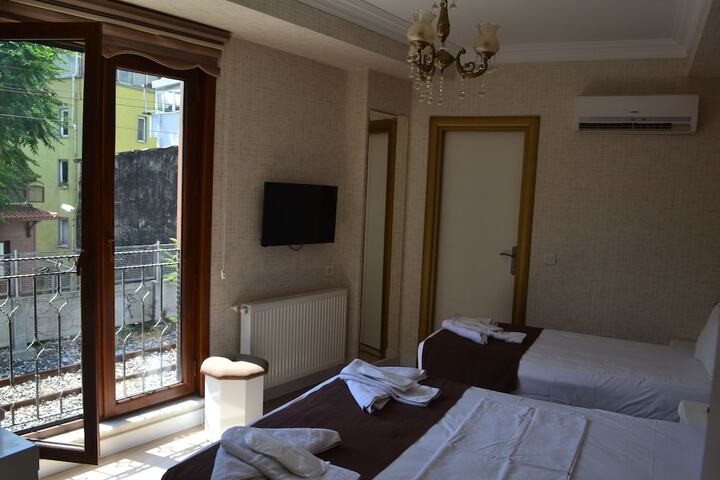 Room 10 of 21