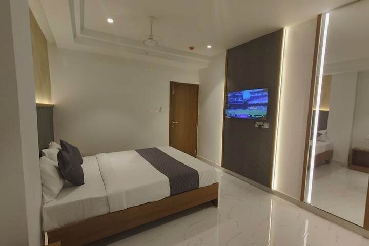 Room 2 of 18