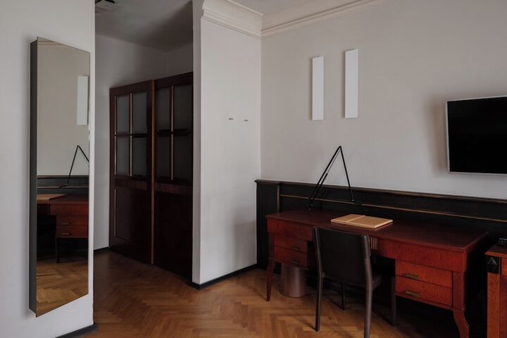 Room 34 of 105