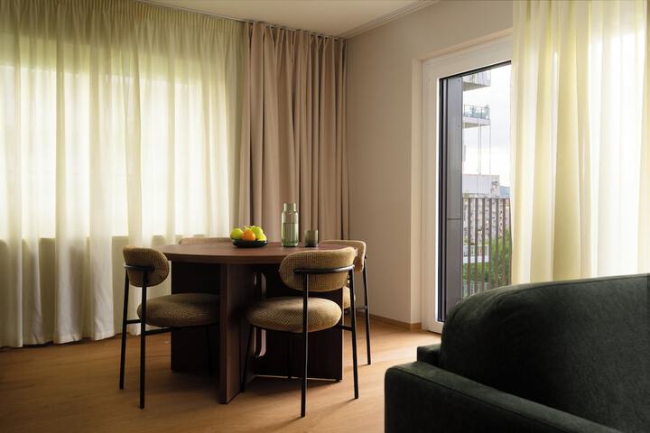 Room 8 of 40