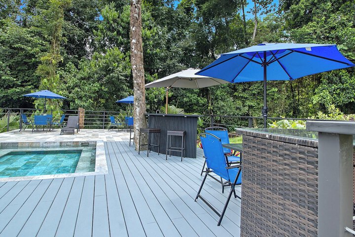Pool 325 of 391