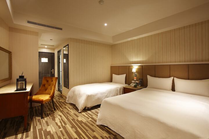 Room 10 of 74