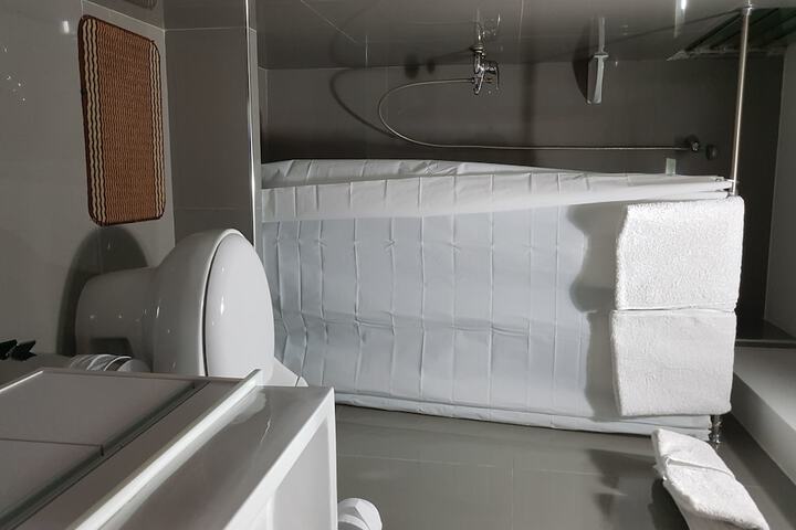 Room 18 of 34