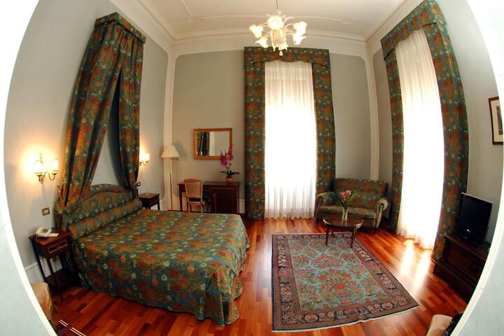 Room 26 of 49
