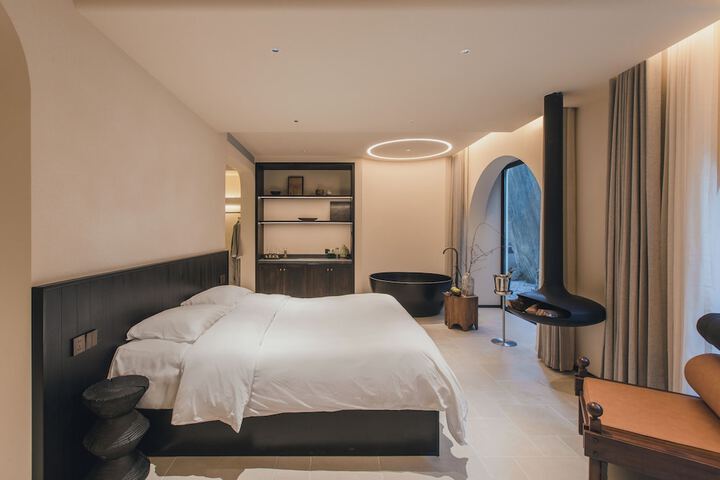 Room 11 of 115