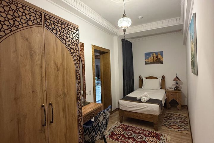 Room 11 of 64