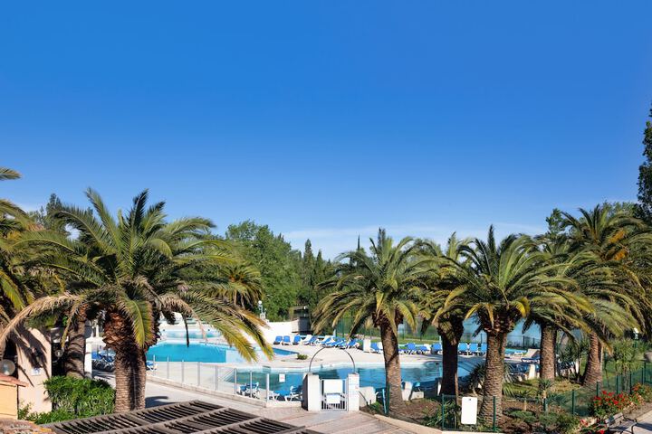 Hotel with Pool