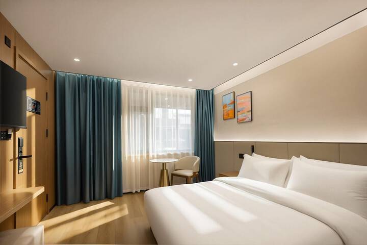 Room 7 of 26