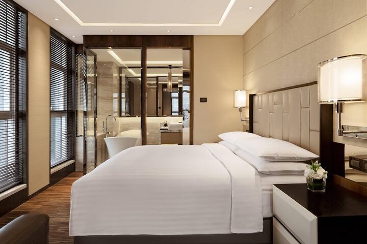 Room 8 of 52
