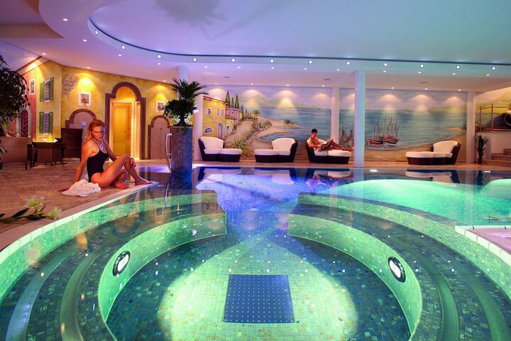 Hotel with Pool