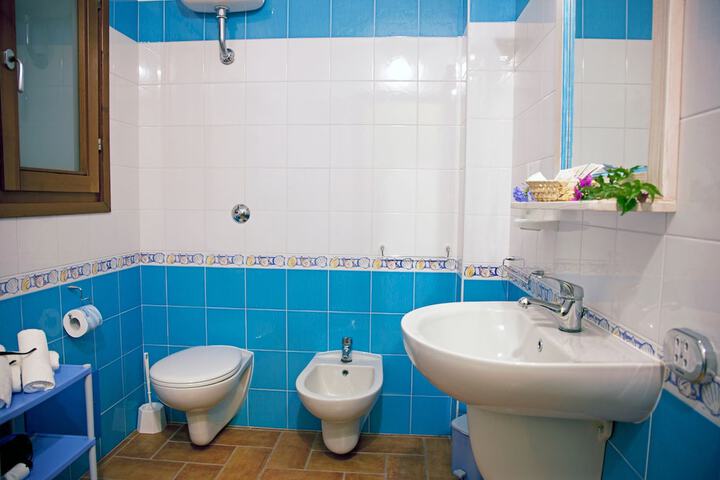 Clean Restrooms