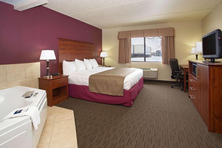 1 King Bed (12 of 25)