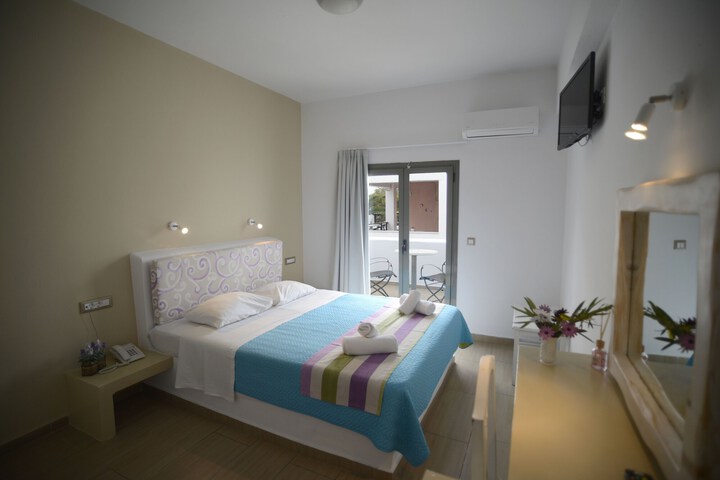 Room 34 of 83