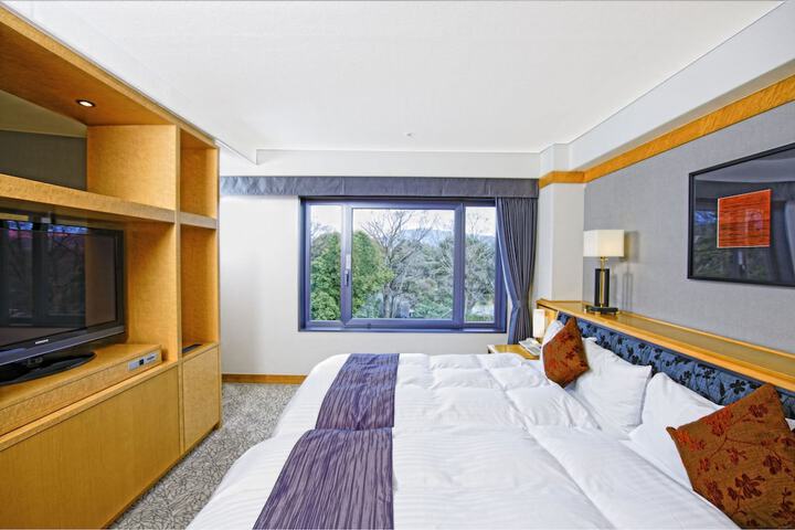 Room 3 of 36