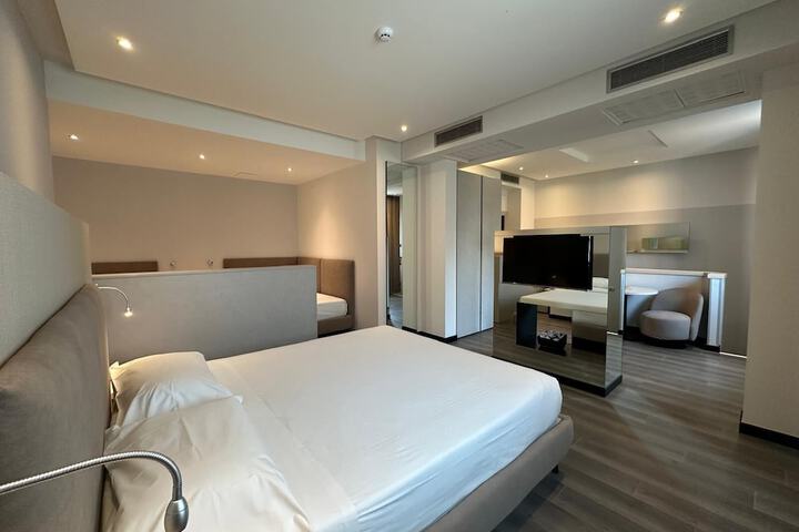 Room 15 of 132