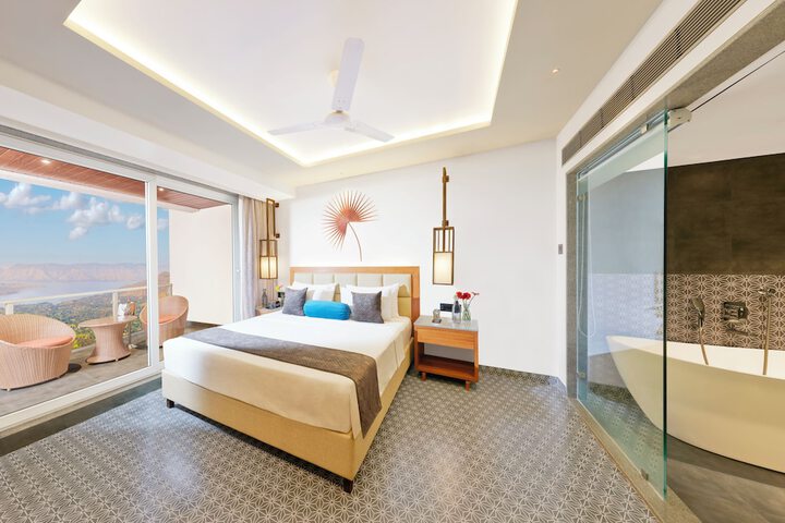 Room 17 of 36