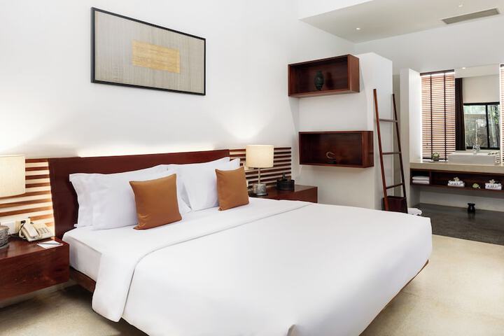 Room 10 of 130