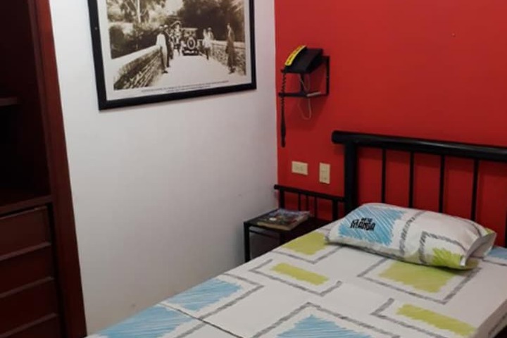 Room 8 of 11