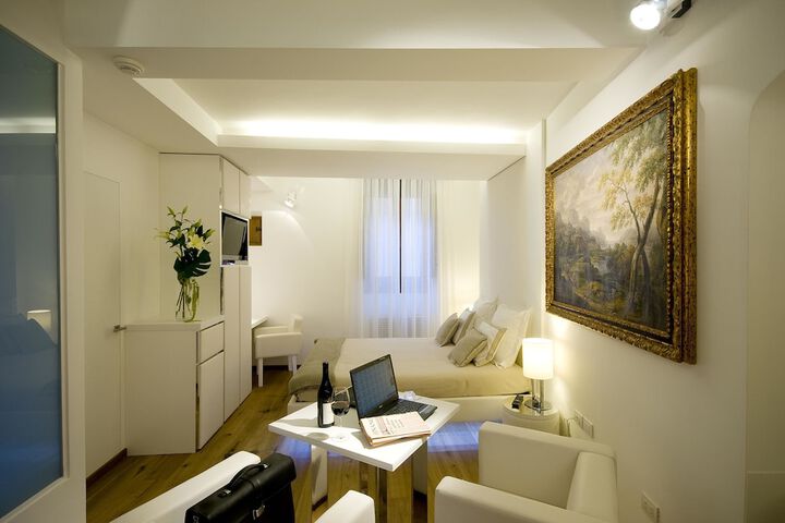 Room 5 of 40