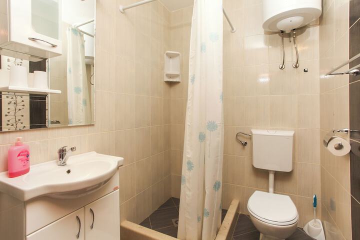 Room 45 of 63