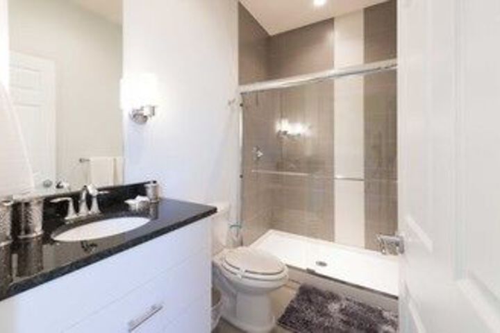 Room 6 of 28