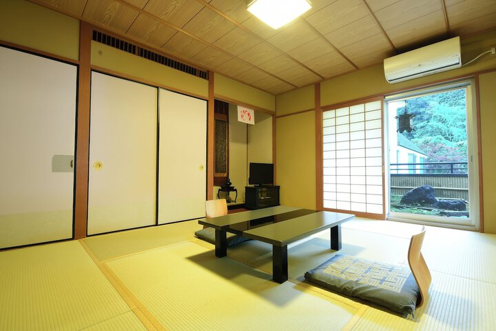 Room 22 of 68
