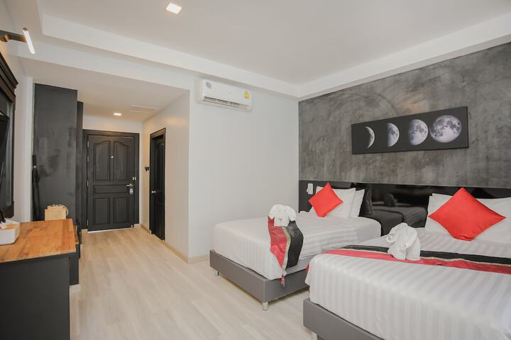 Room 9 of 78
