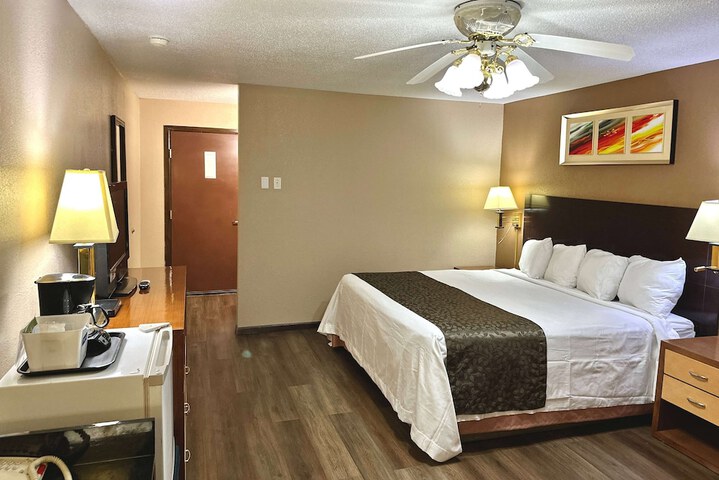 Room 3 of 34
