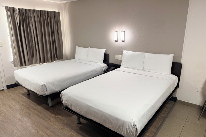 Room 3 of 10