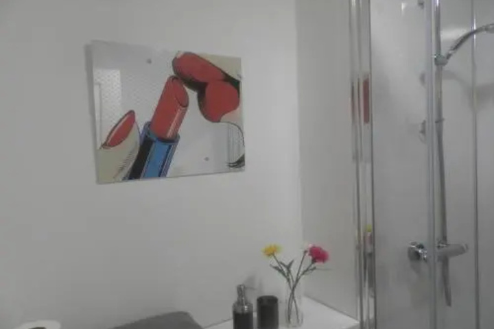 Room 5 of 15