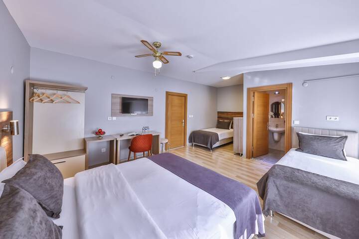 Room 37 of 125