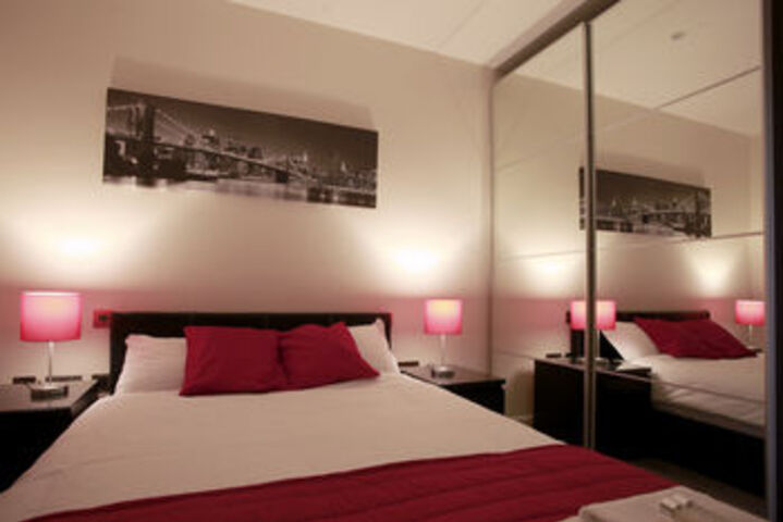 Room 16 of 40