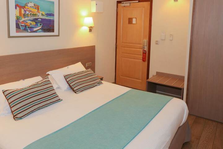 Room 21 of 48