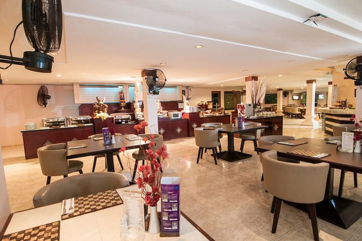 Dining Photos
