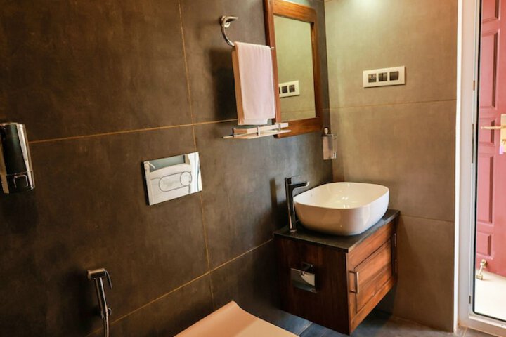 Room 14 of 30