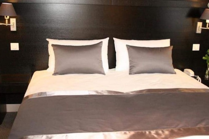 Room 8 of 32
