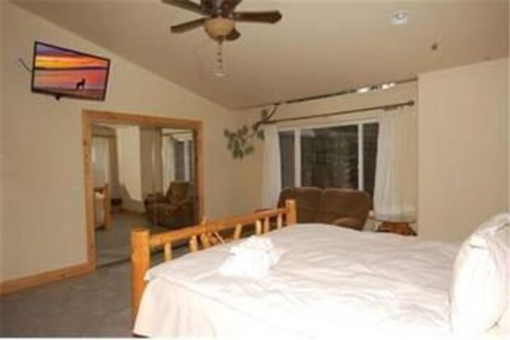 Room 6 of 15