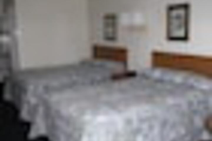 Room 8 of 18
