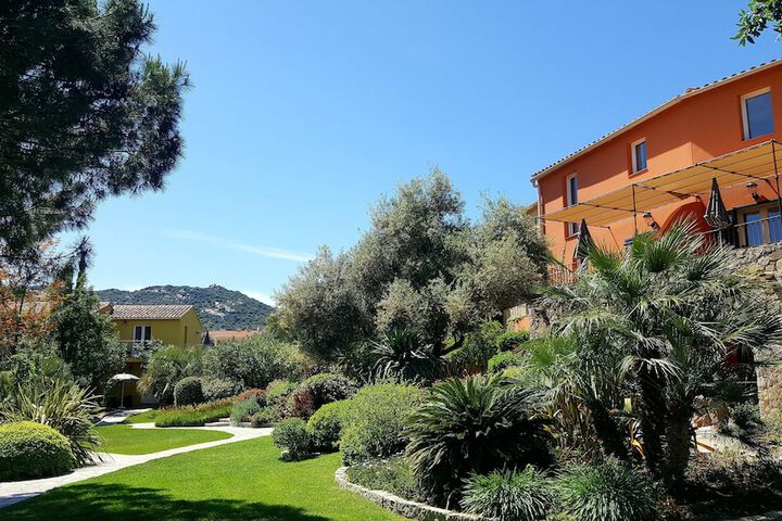 Hotel Exterior 62 of 75